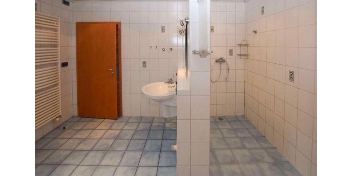 Mehrfamilienhaus, Wohnhaus Sickte - 8 Zimmer, 250 m&sup2;, 195.000&euro; | Angebot:24756366