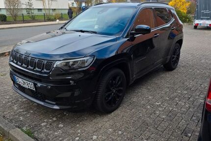 Jeep Compass 62.500 km 21.300 &euro; Braunschweig 38108