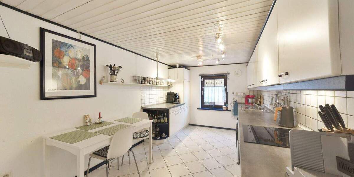 Etagenwohnung Adenbüttel - 5 Zimmer, 143 m&sup2;, 220.000&euro; | Angebot:25687250