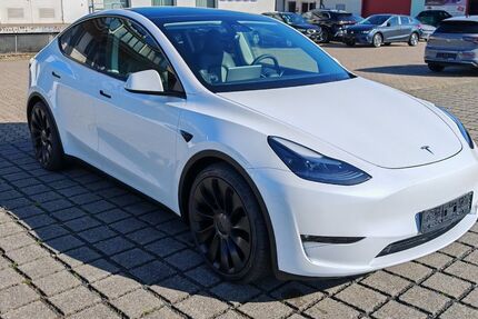 Tesla Model Y 76.115 km 34.470 &euro; Braunschweig 38112