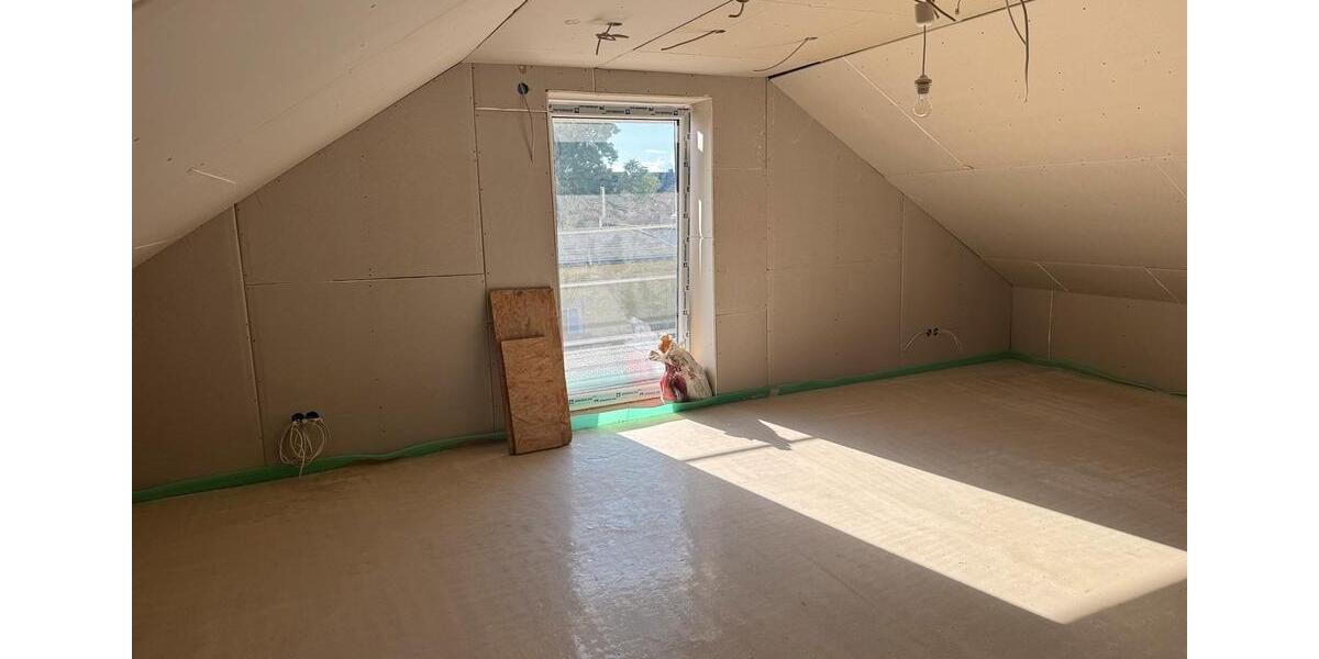 Dachgeschoßwohnung Braunschweig Wabe-Schunter-Beberbach - 4 Zimmer, 1.150&euro; | Angebot:22239847