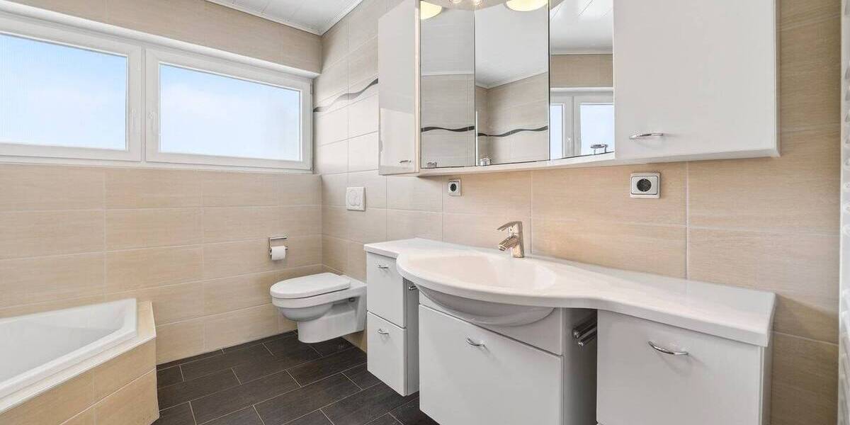 Etagenwohnung Salzgitter Lebenstedt - 3 Zimmer, 106 m&sup2;, 280.000&euro; | Angebot:25986932