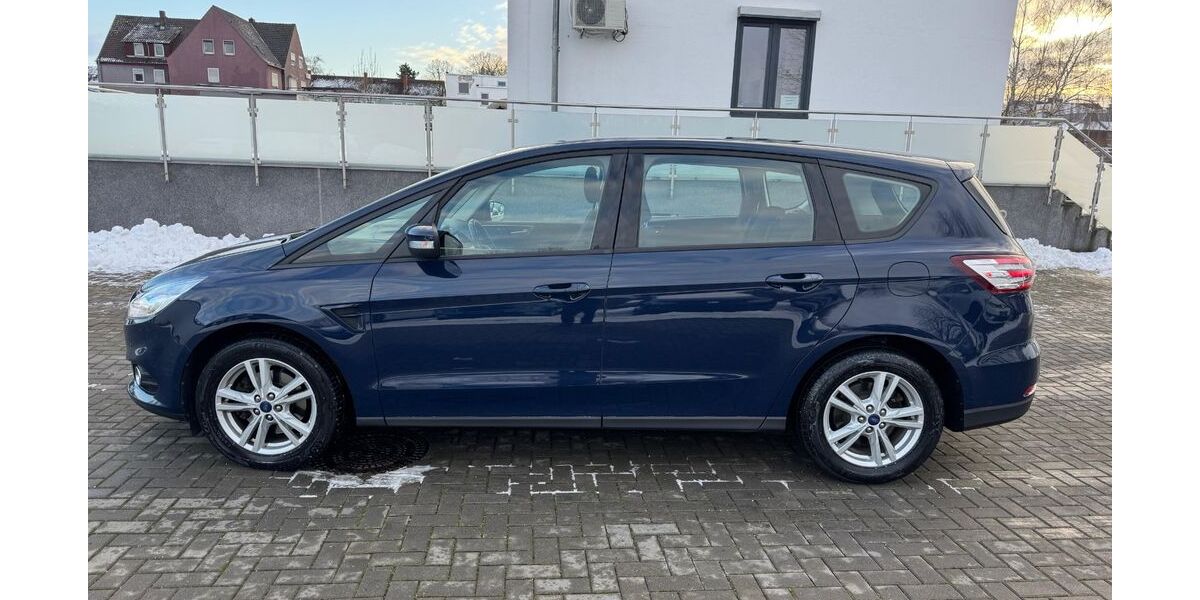 Ford S-Max 195.500 km 8.900 &euro; Salzgitter-Lebenstedt 38226