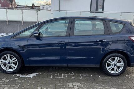 Ford S-Max 195.500 km 9.900 &euro; Salzgitter-Lebenstedt 38226