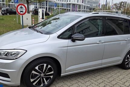 VW Touran 127.978 km 19.499 &euro; Wolfsburg 38446
