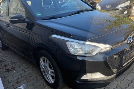 Hyundai i20 168.000 km 6.400 &euro; Wolfenbüttel (Halchter) 38304