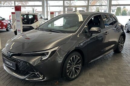 Toyota Corolla 5.472 km 28.480 &euro; Sassenburg / Neudorf- Pl 38524