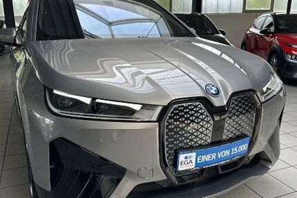 BMW iX 33.442 km 51.429 &euro; Salzgitter 38228